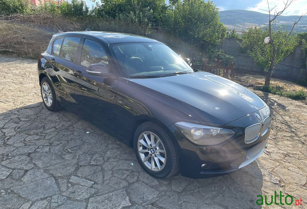 2012' BMW Série 1 Da Line Sport photo #2