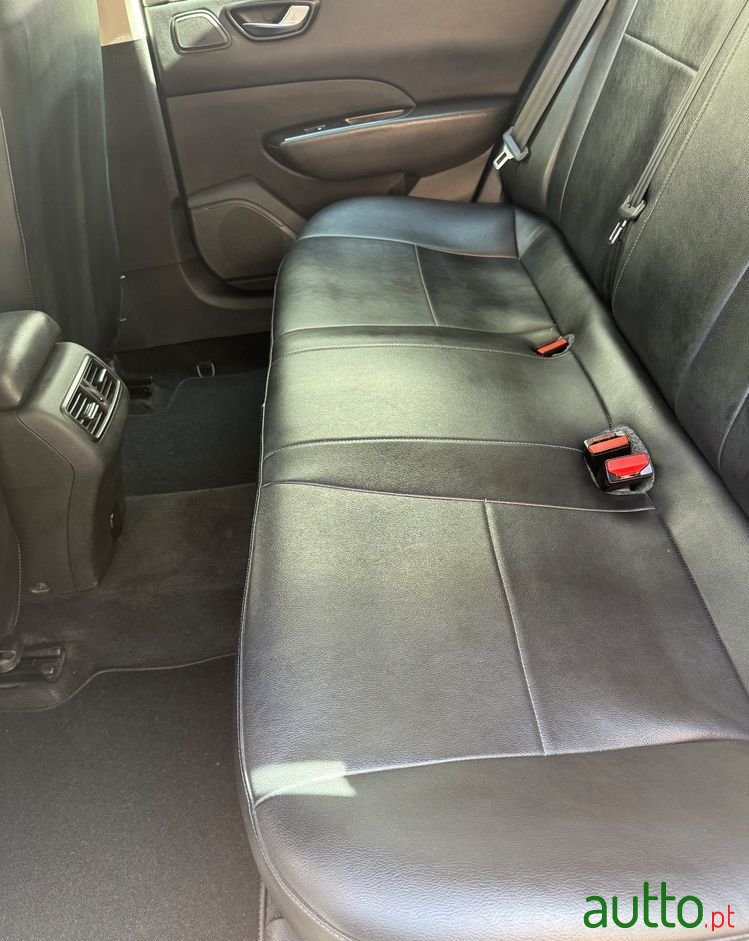 2017' Renault Talisman Sport Tourer photo #2