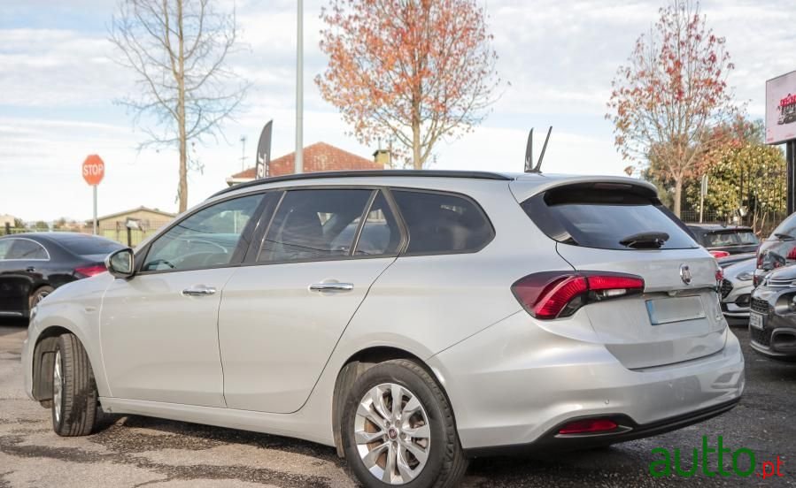 2018' Fiat Tipo Station Wagon photo #4