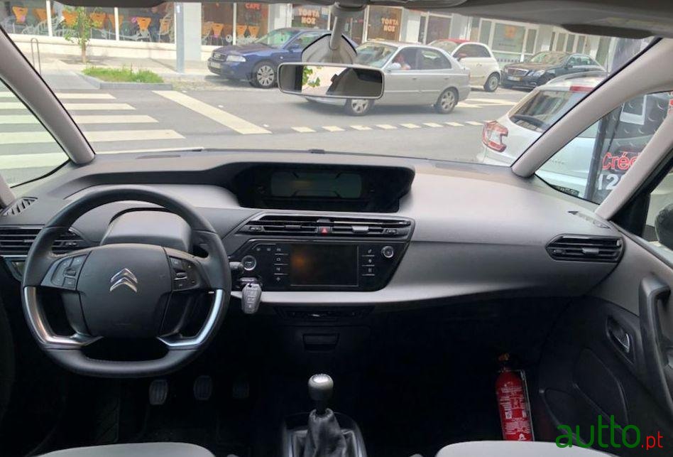 2014' Citroen C4 Grand Picasso photo #2