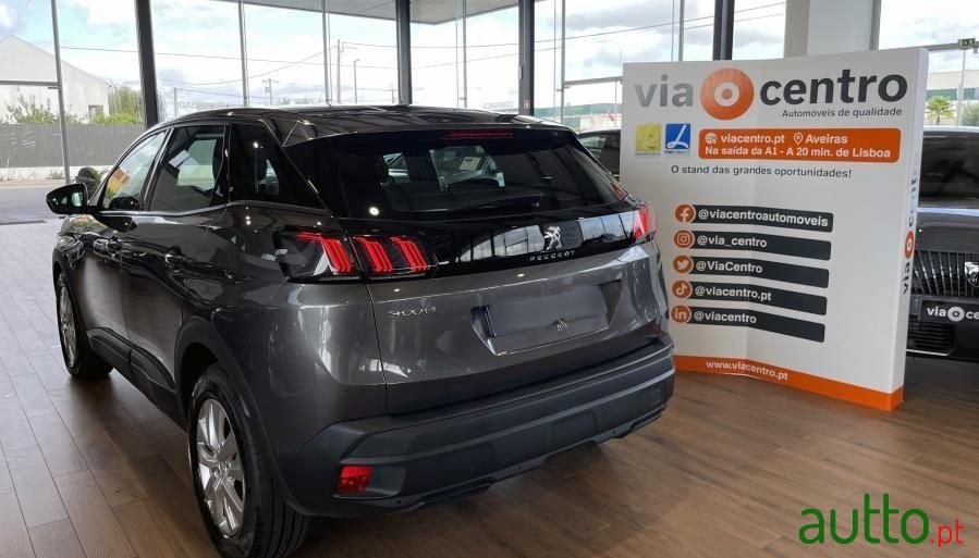 2022' Peugeot 3008 photo #2