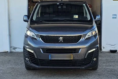 2019' Peugeot Traveller