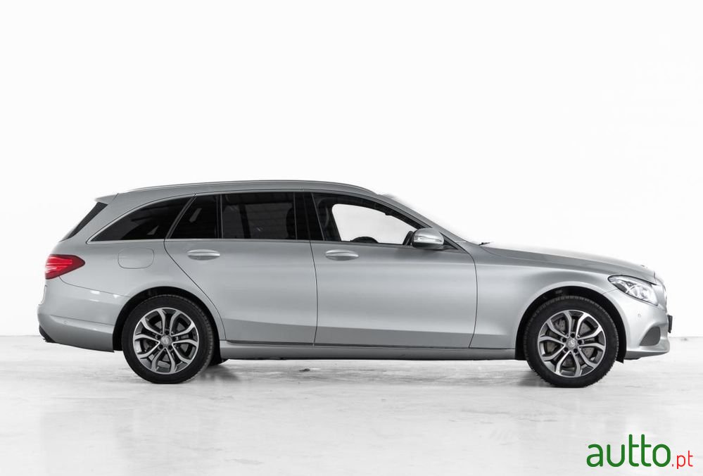 2015' Mercedes-Benz Classe C photo #2