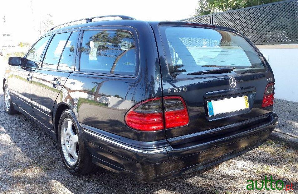 2000' Mercedes-Benz E-270 photo #3