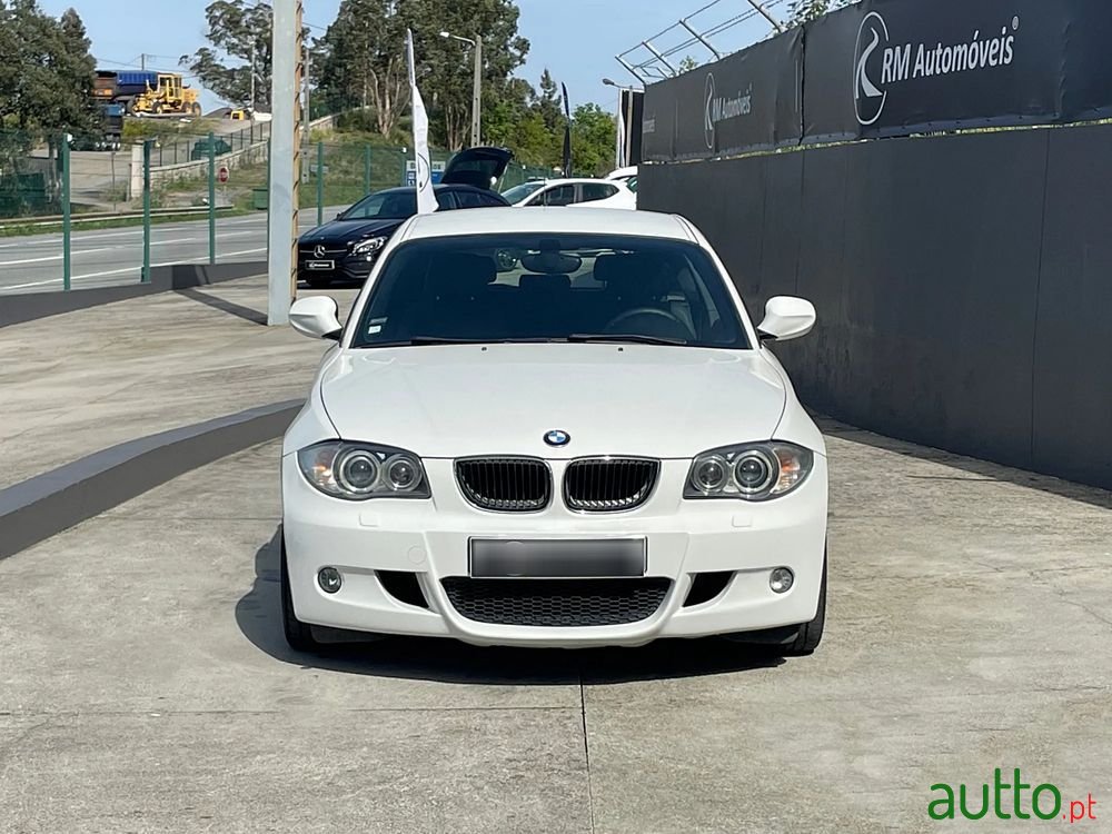 2011' BMW Série 1 D Pack M photo #2