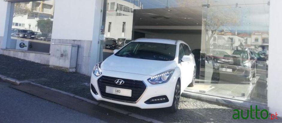 2019' Hyundai i40 Sw photo #2