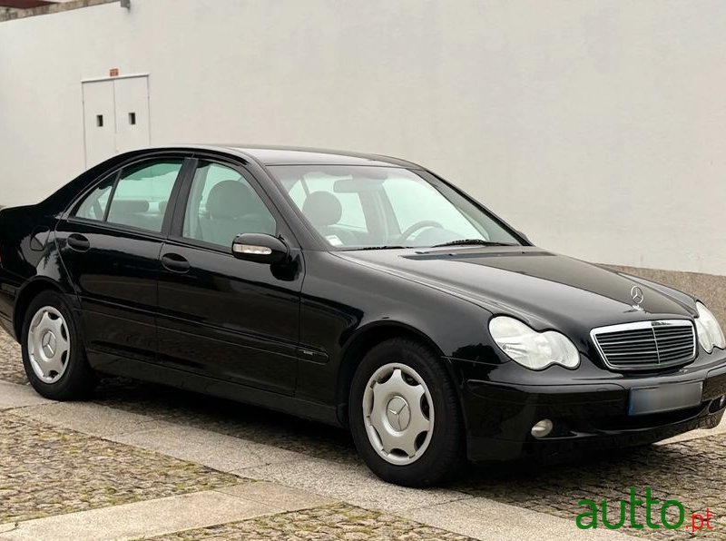 2001' Mercedes-Benz C 200 Classic photo #3