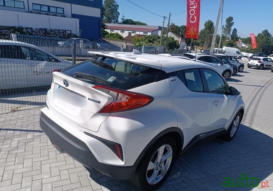 2019' Toyota C-HR photo #3