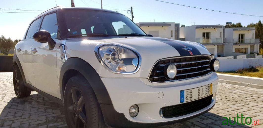2010' MINI Countryman Cooper D photo #3