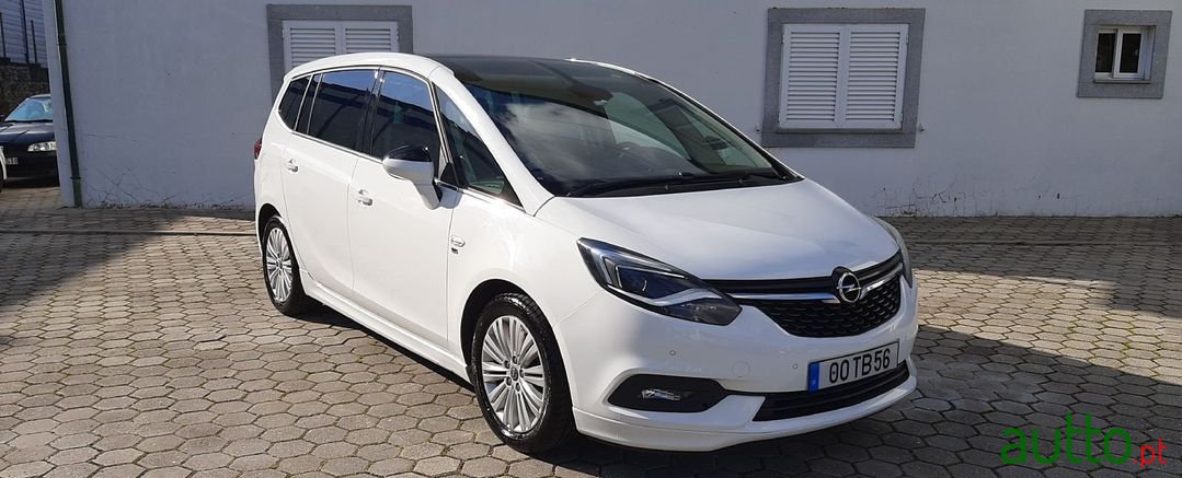 2017' Opel Zafira photo #3