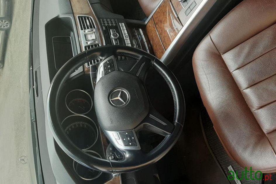 2013' Mercedes-Benz E-300 Face-Lift photo #3