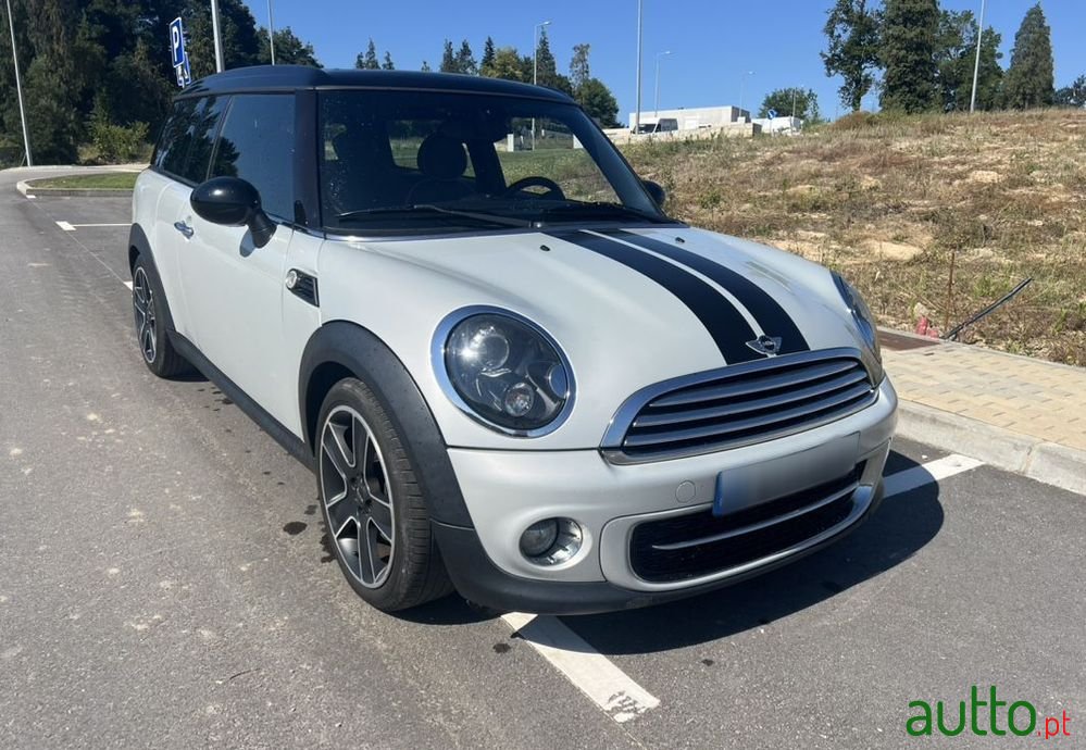 2011' MINI Clubman Cooper D photo #1
