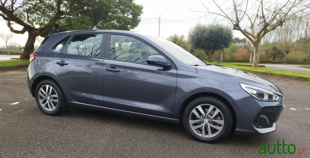 2020' Hyundai i30 1.6 Crdi Style 7Dct photo #1