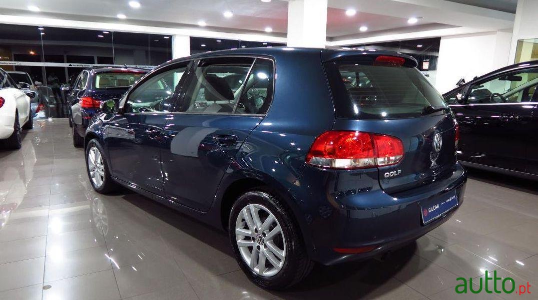 2009' Volkswagen Golf photo #3