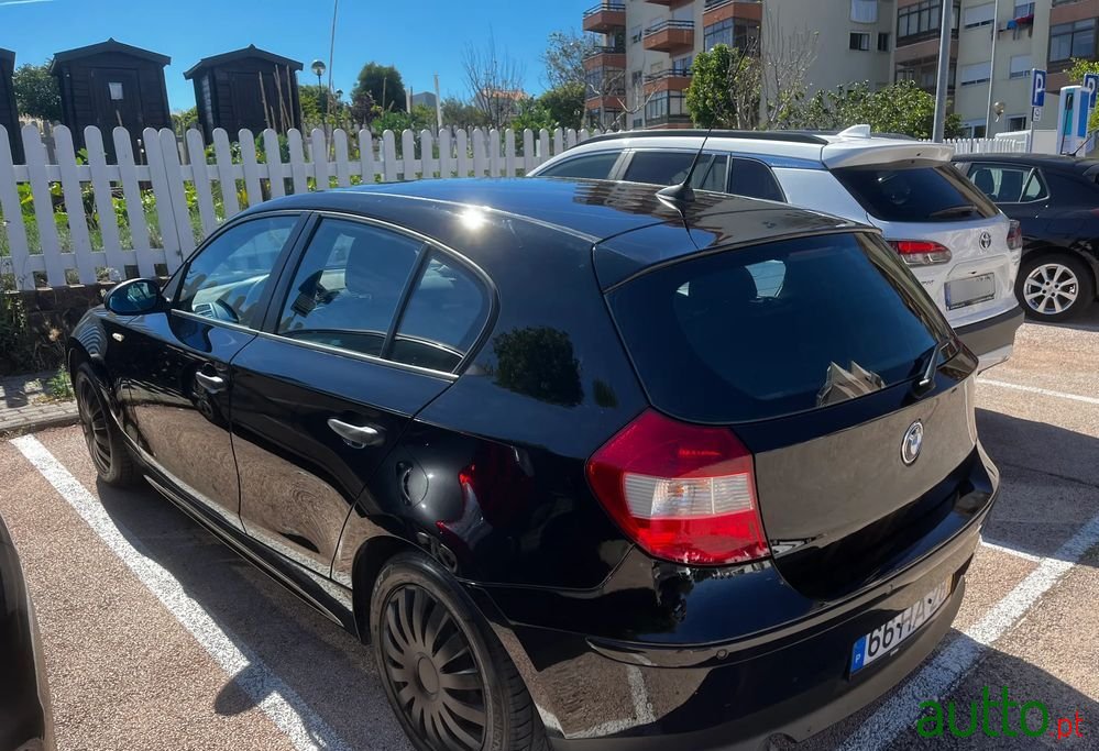 2005' BMW 118 D Confort photo #1