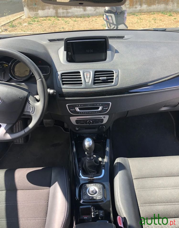 2015' Renault Mégane Sport Tourer photo #4