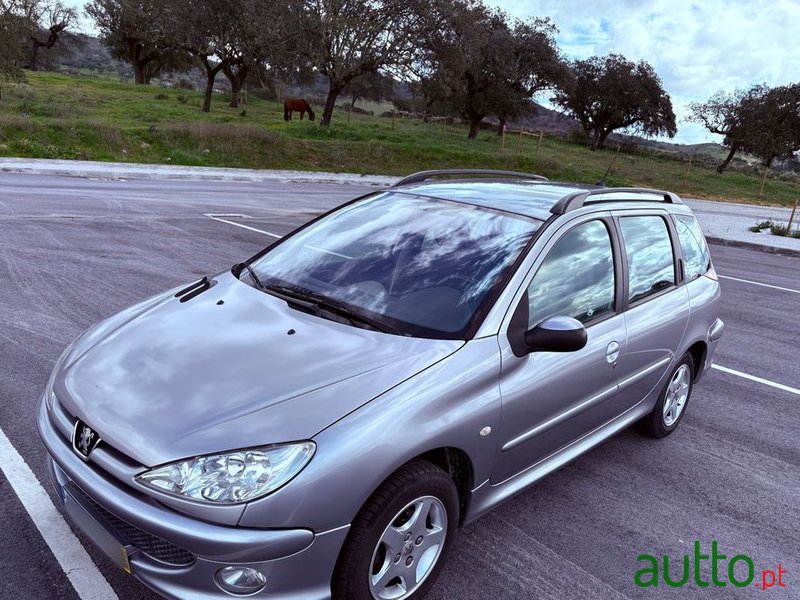 2005' Peugeot 206 Sw photo #3