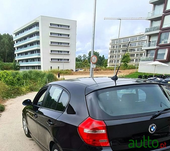 2008' BMW Série 1 D Line Sport photo #4
