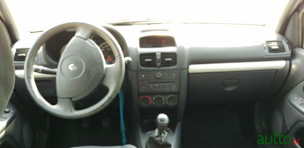 2003' Renault Clio photo #1