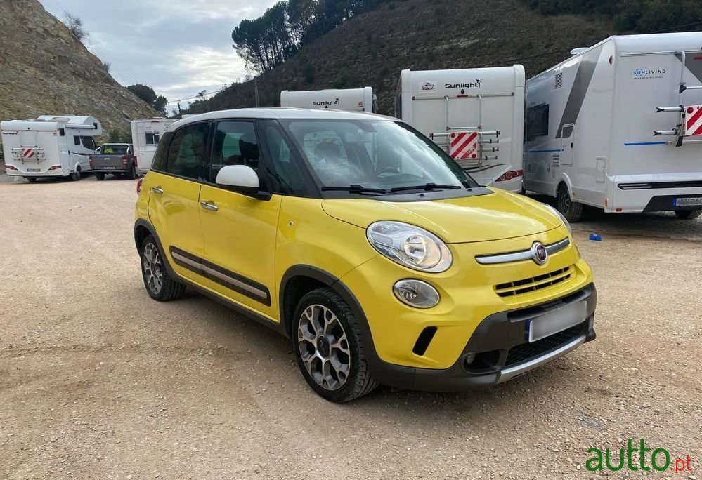 2013' Fiat 500L photo #3