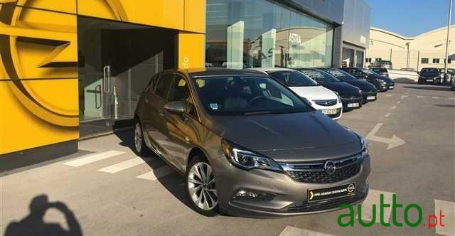 2017' Opel Astra photo #1