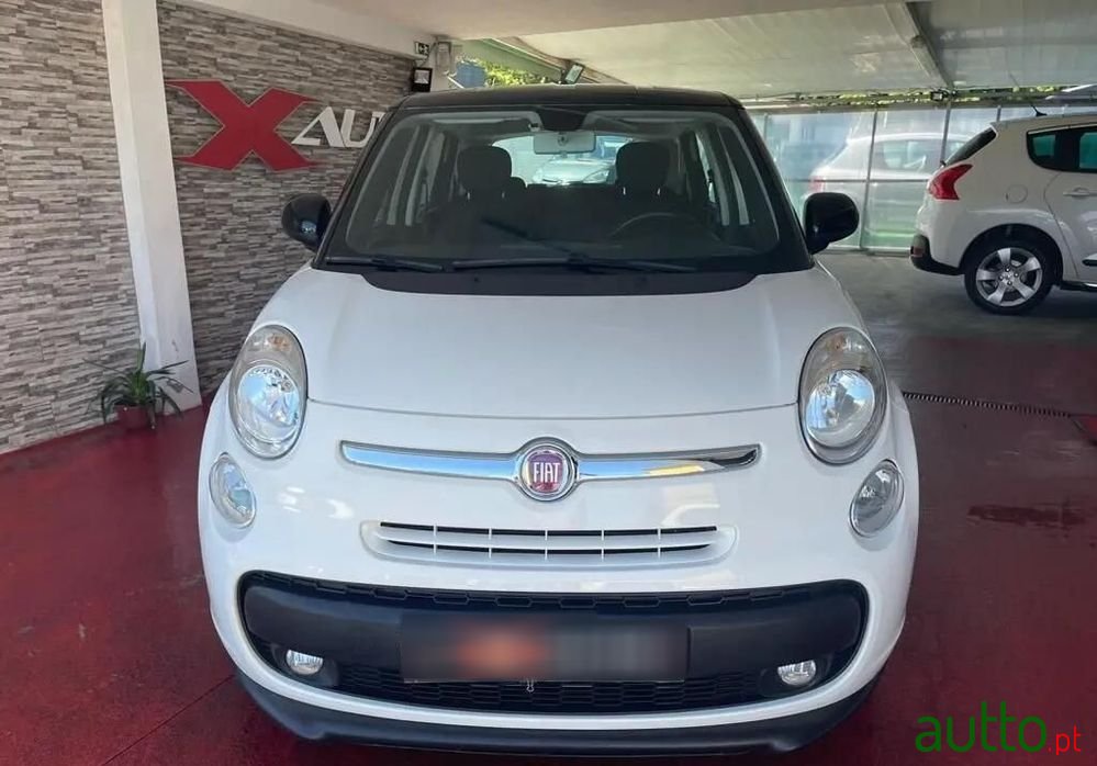 2014' Fiat 500L photo #2