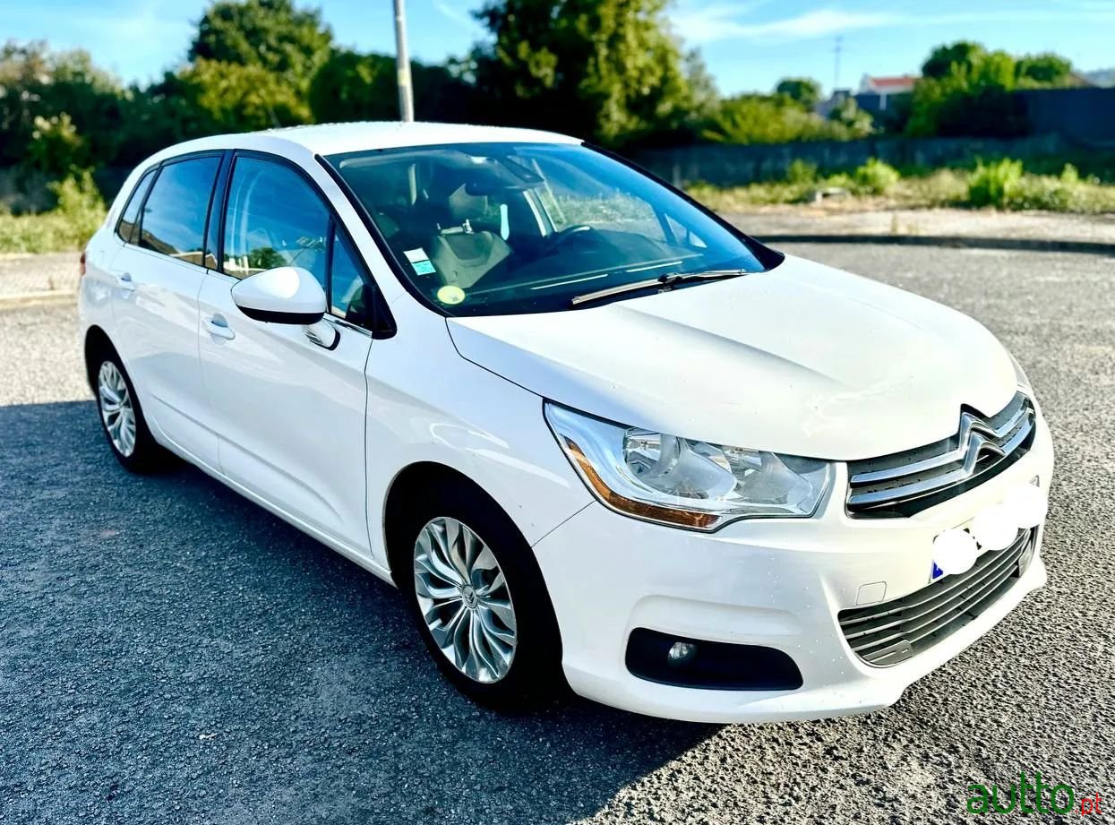 2012' Citroen C4 photo #1
