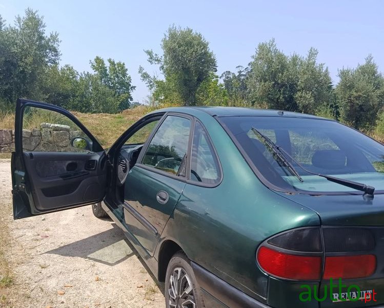 1994' Renault Laguna photo #1