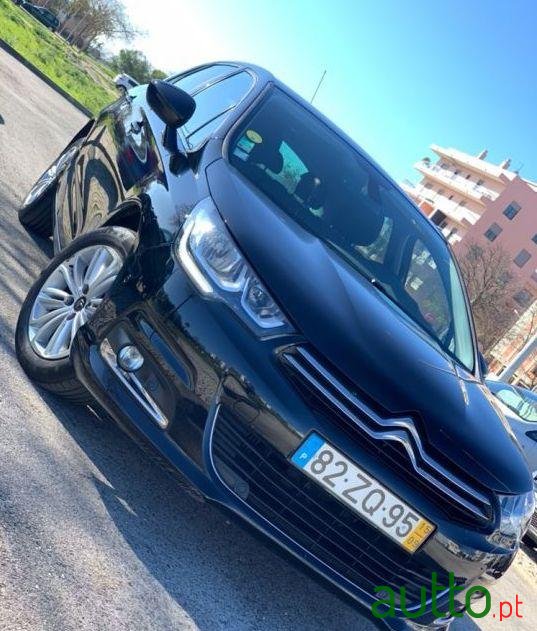 2015' Citroen C4 photo #4