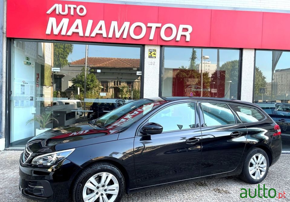 2018' Peugeot 308 Sw photo #1