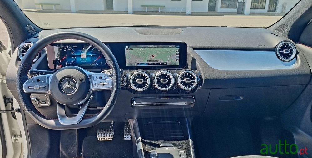 2020' Mercedes-Benz GLA 200 photo #6