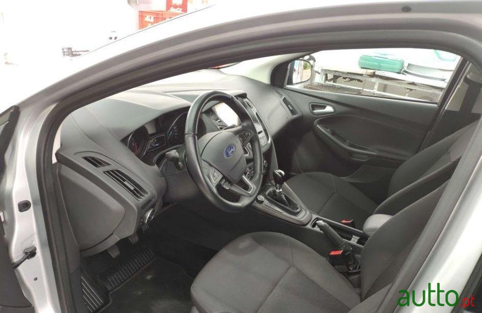 2016' Ford Focus photo #2