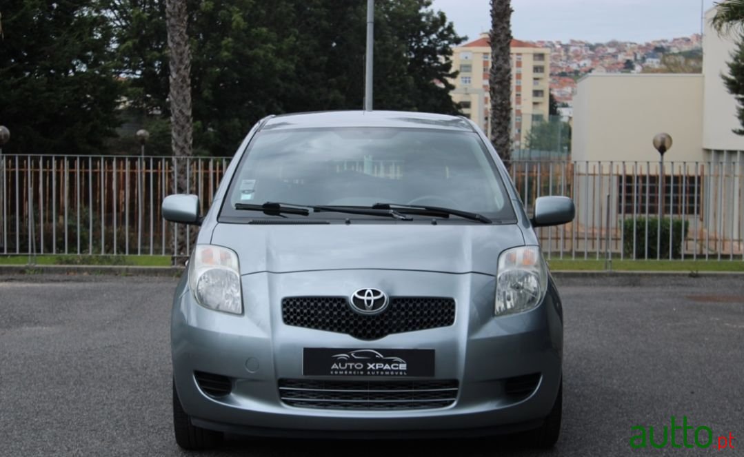 2007' Toyota Yaris photo #2