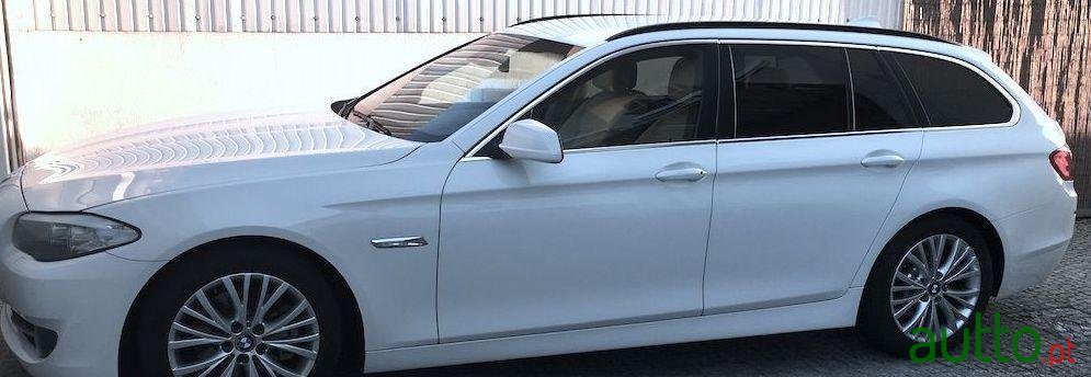 2012' BMW 520 Efficient Dynamics photo #1