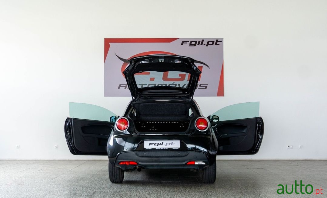 2012' Alfa Romeo MiTo photo #3