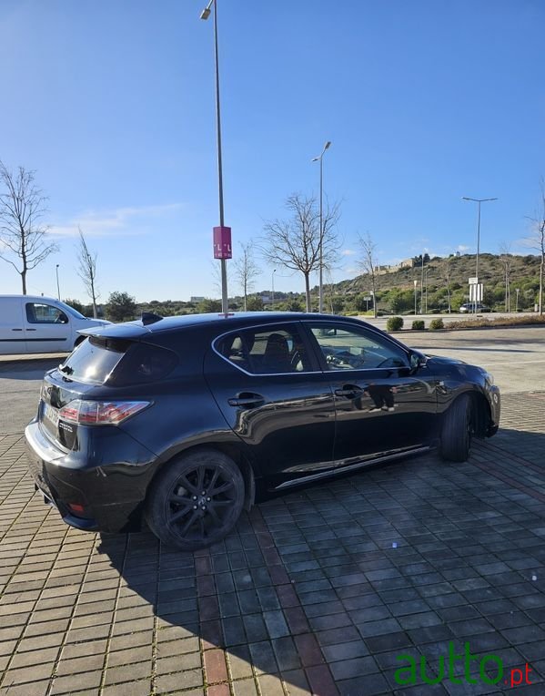 2015' Lexus CT 200h Sport Edition photo #4