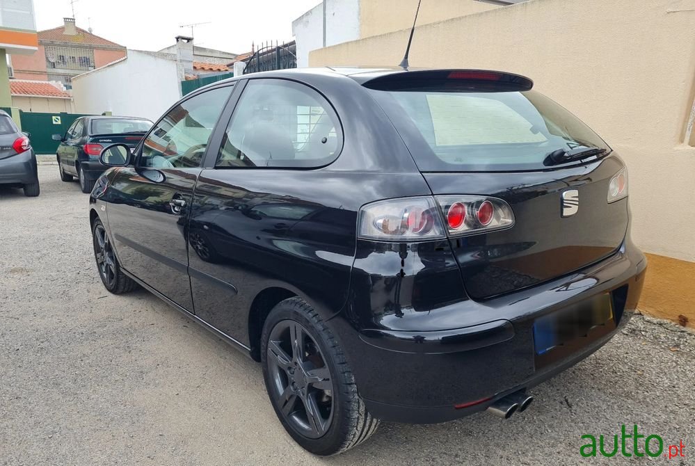 2005' SEAT Ibiza 1.9 Tdi Fr photo #2