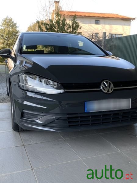 2018' Volkswagen Golf photo #6
