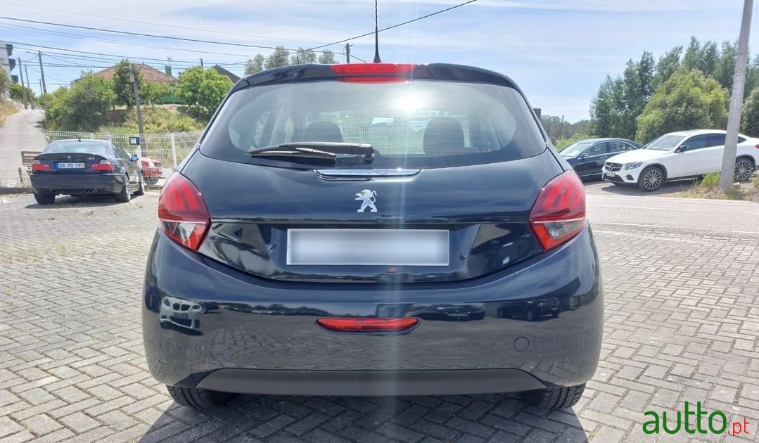 2019' Peugeot 208 photo #6