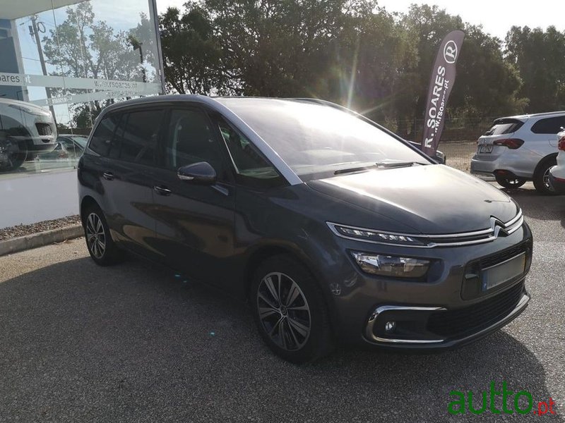 2017' Citroen C4 Grand Picasso photo #5