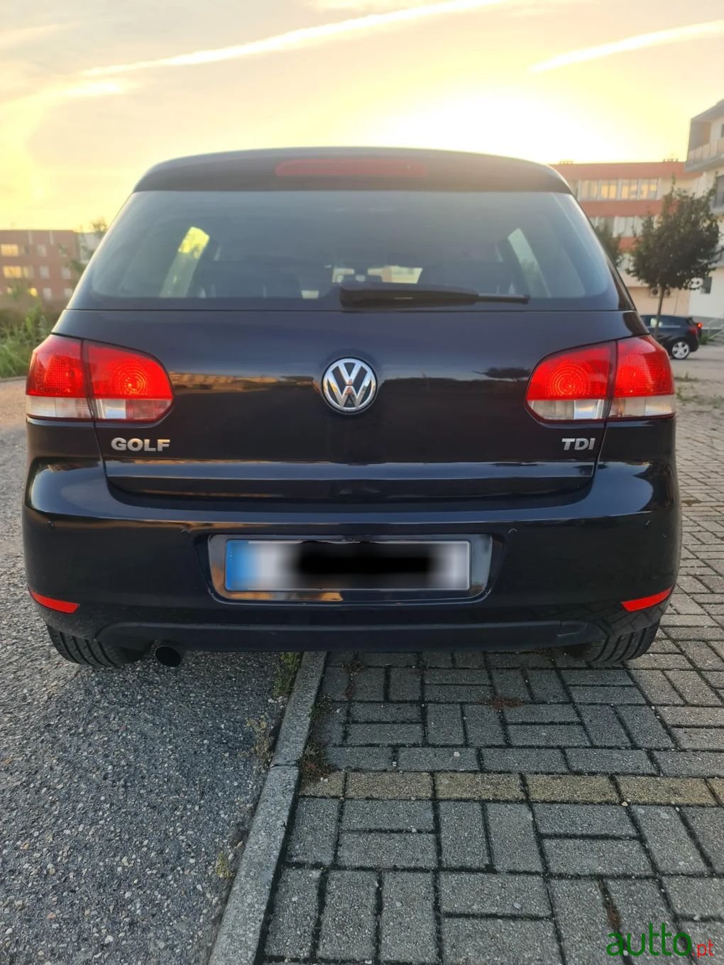 2010' Volkswagen Golf photo #3