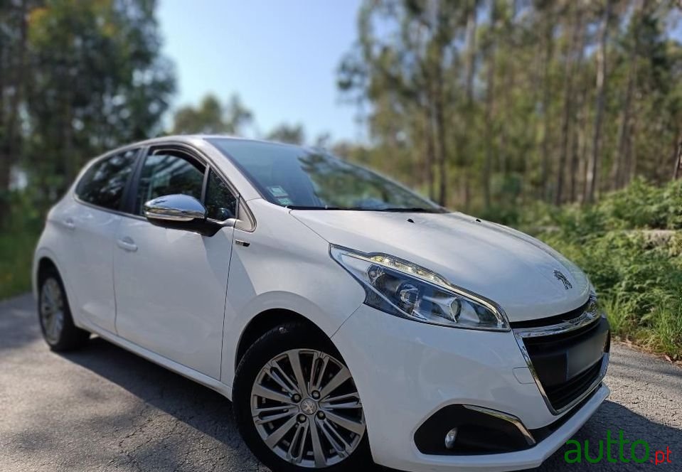 2017' Peugeot 208 photo #1