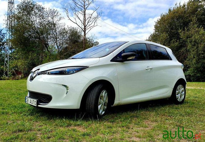 2015' Renault Zoe Life photo #2