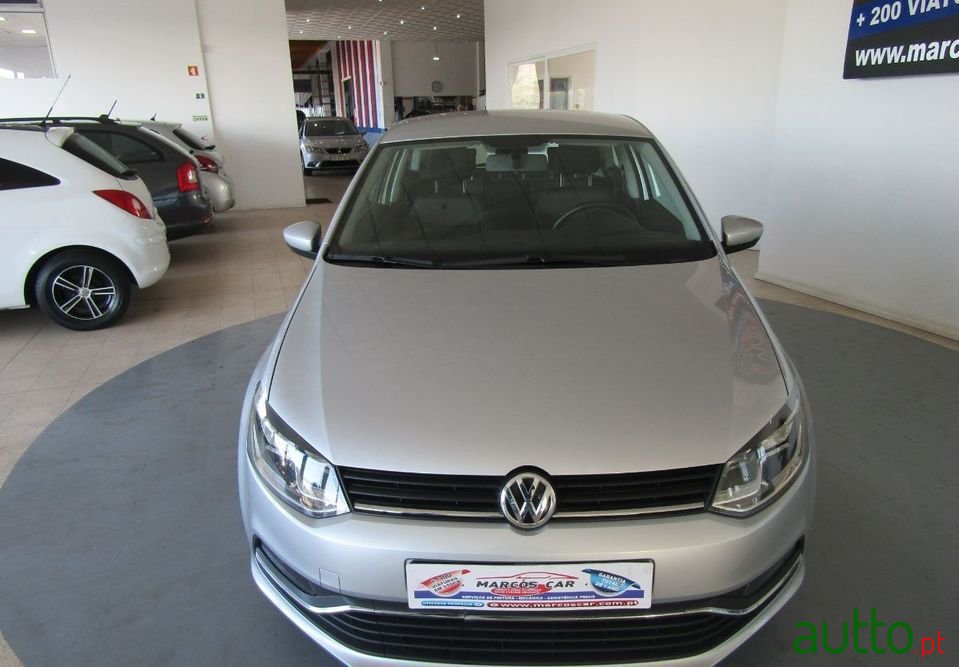 2014' Volkswagen Polo photo #2