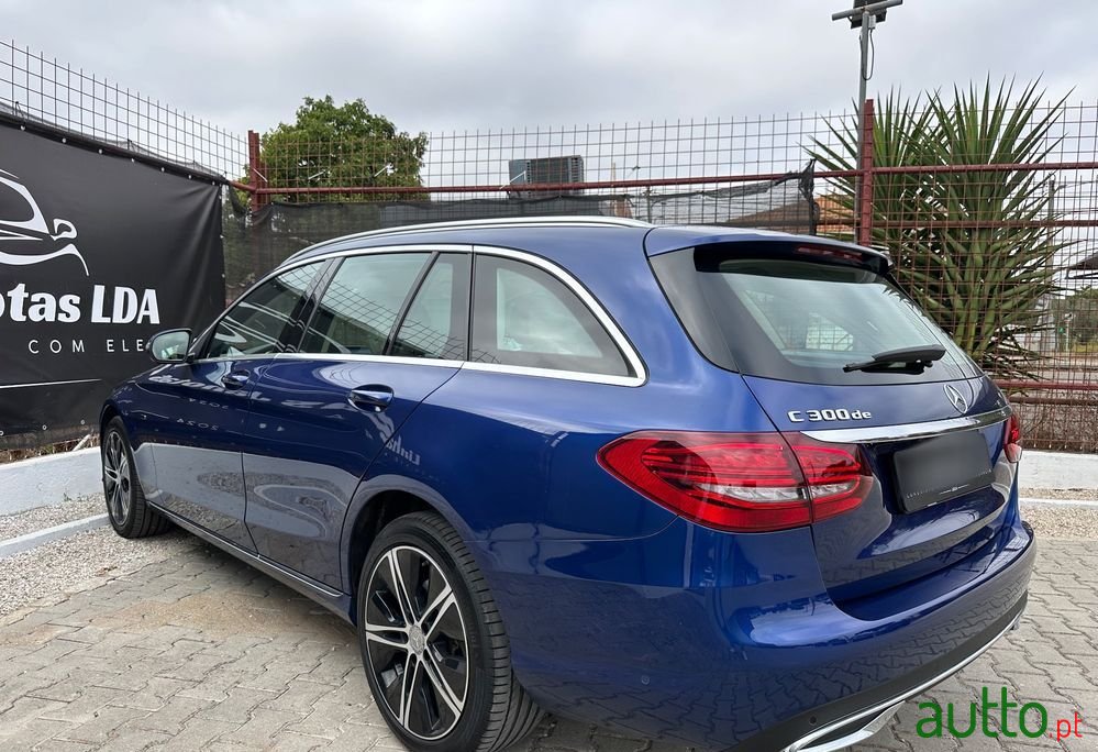 2020' Mercedes-Benz Classe C photo #2