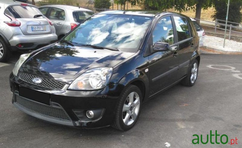 2008' Ford Fiesta 1.4 Tdci Ghia photo #2