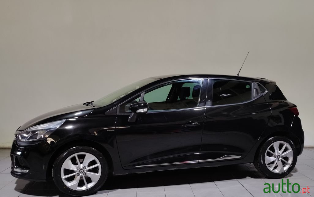 2017' Renault Clio photo #1