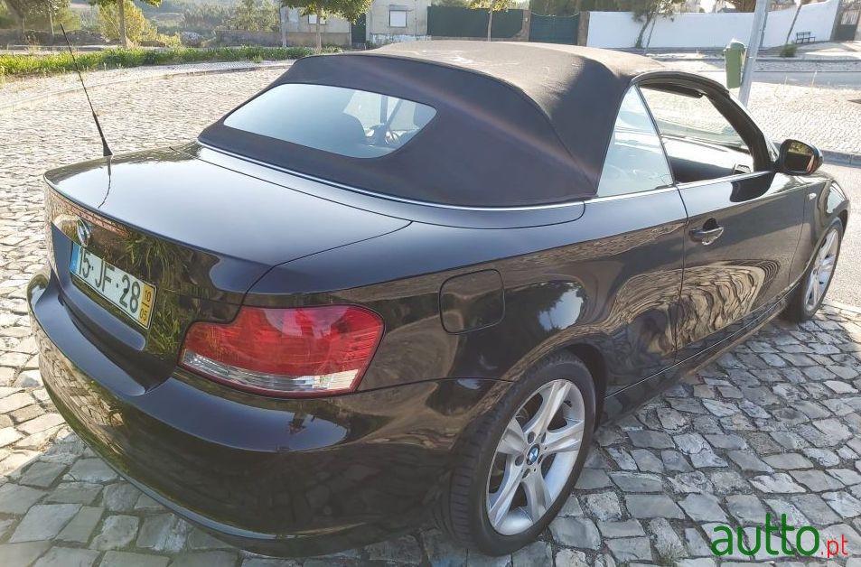 2010' BMW 118 D Cabrio photo #3