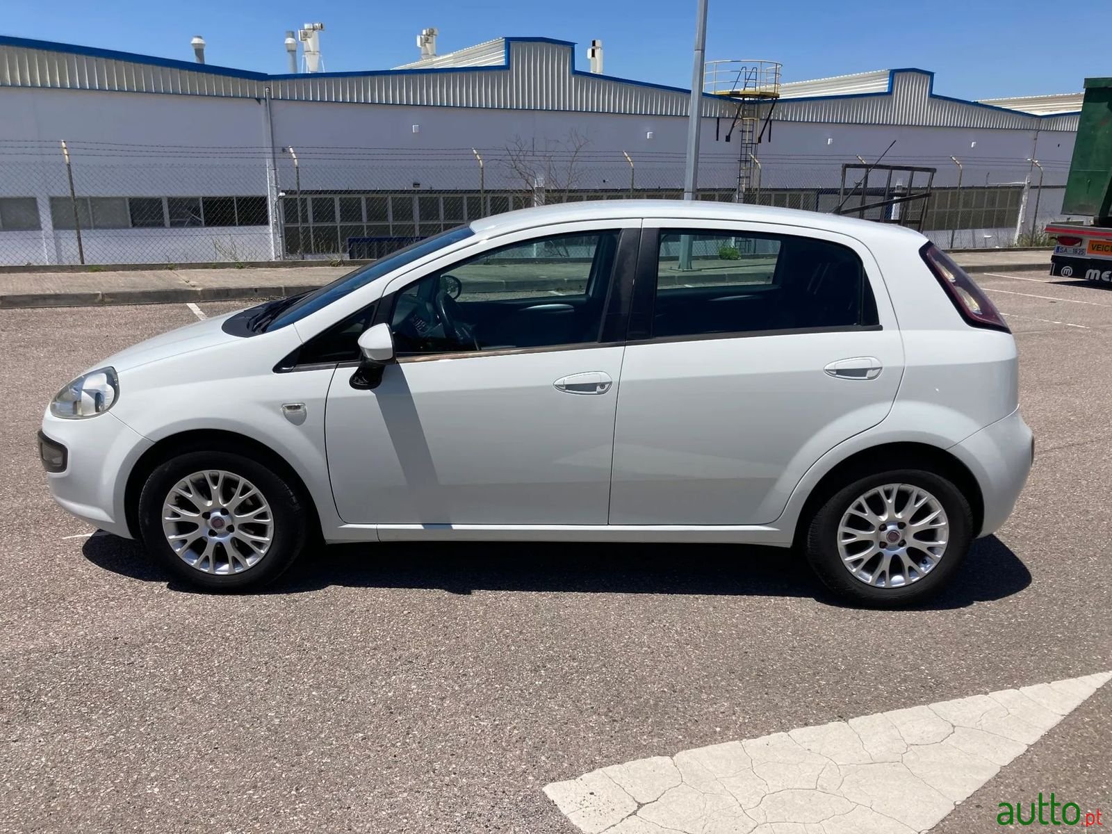 2010' Fiat Punto Evo photo #6