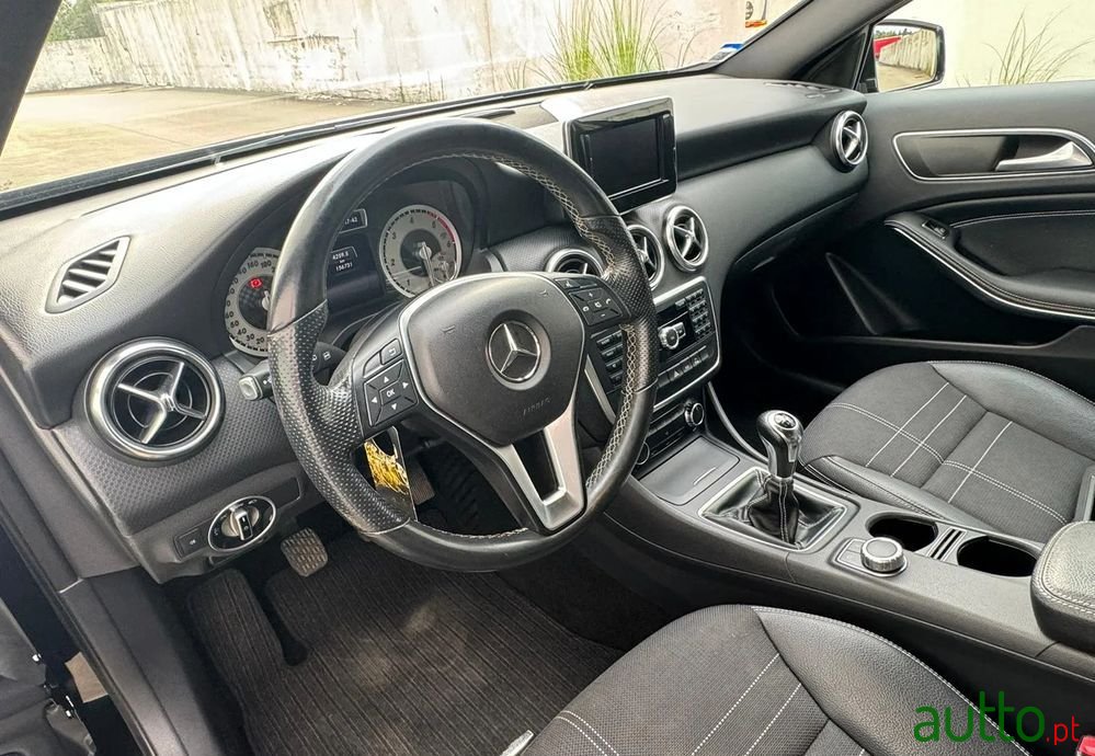 2014' Mercedes-Benz A 160 Cdi Urban photo #4